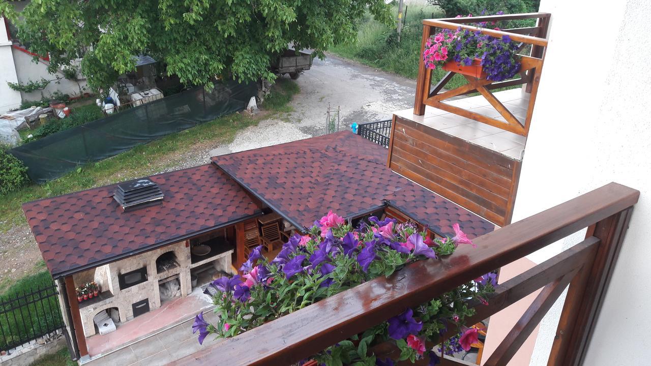 Lakata Guest House Zasele ภายนอก รูปภาพ